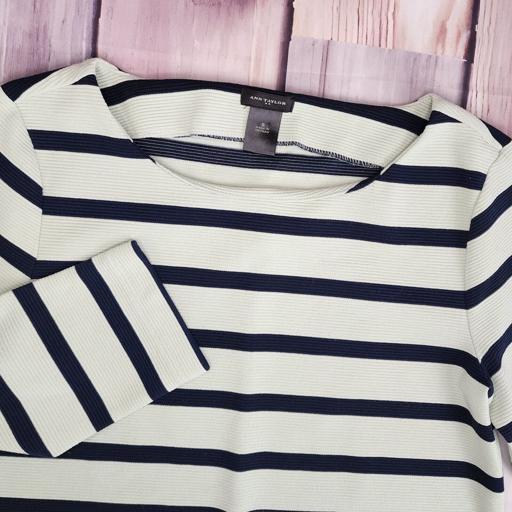 Ann Taylor Size S Medium Weight Poly Rayon Spandex Stripe Long Sleeve Round Neck - Picture 1 of 5